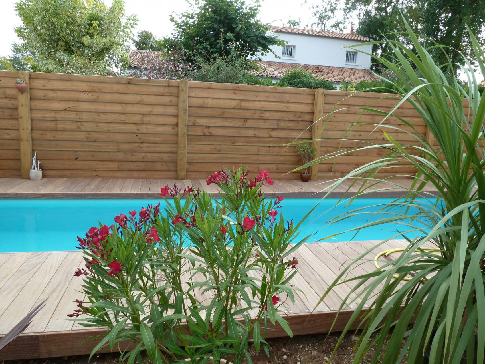 Construction d'une piscine avec terrasse bois, Ã  PÃ©rigny prÃ¨s de La Rochelle
